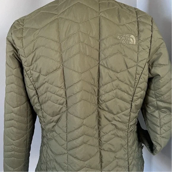THE NORTH FACE WOMEN’S OLIVE GREEN ZIPPERED PUFFER OUTDOOR LIFESTYLE JACKET - Picture 2 of 16
